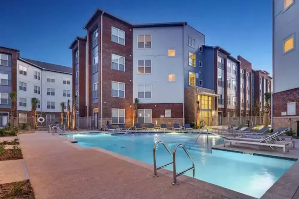 River House Apartments