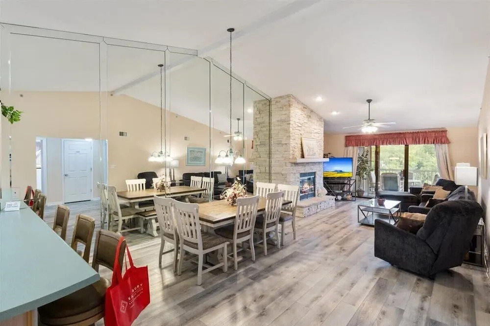 Lakefront Condo Near the State Park