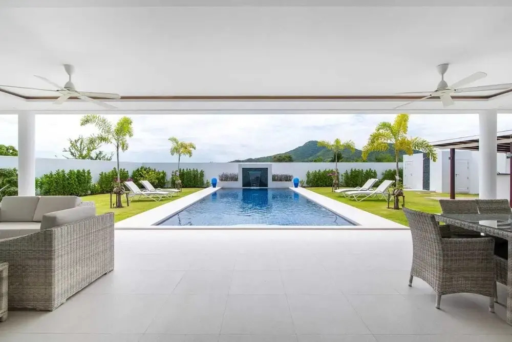 Luxury Modern 4 Bedroom Pool FH108