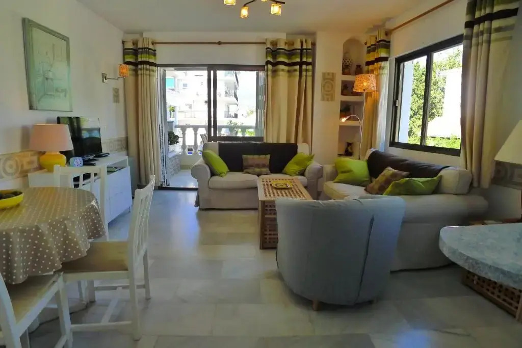 Carabeo 99 - Sleeps 4