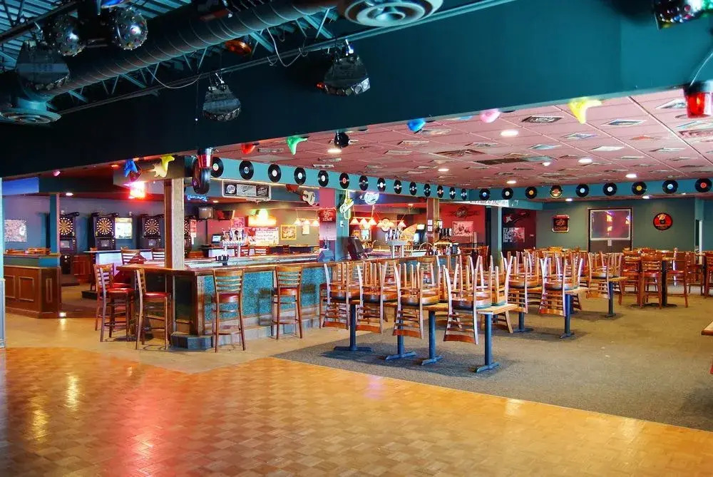 The Falls Inn & Suites / Bigwood Event Center