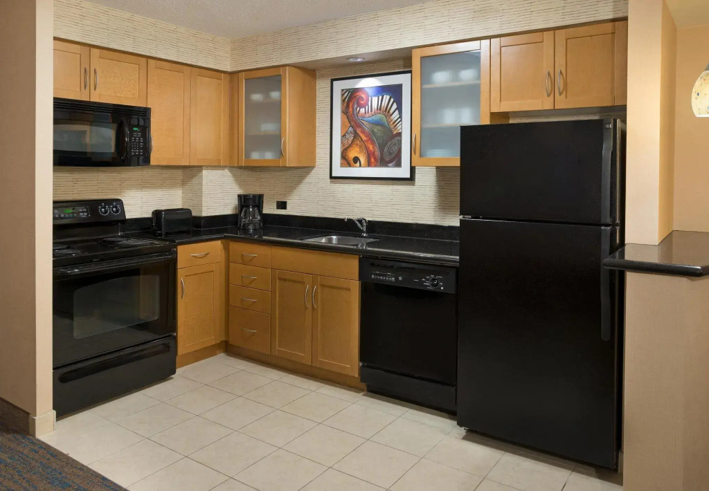 Residence Inn by Marriott Toronto Downtown / Entertainment District
