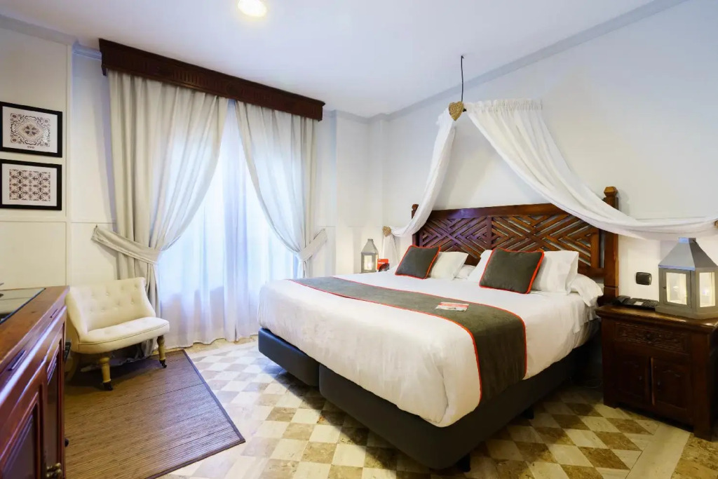 Hotel Reina Mora