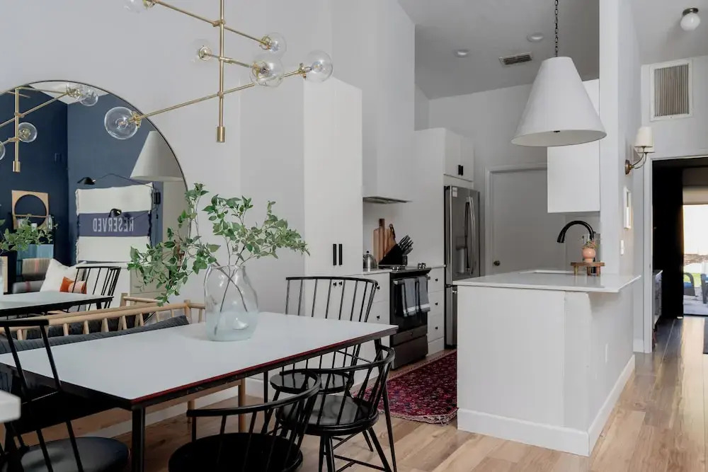 Quiet Convenient and Modern Haven