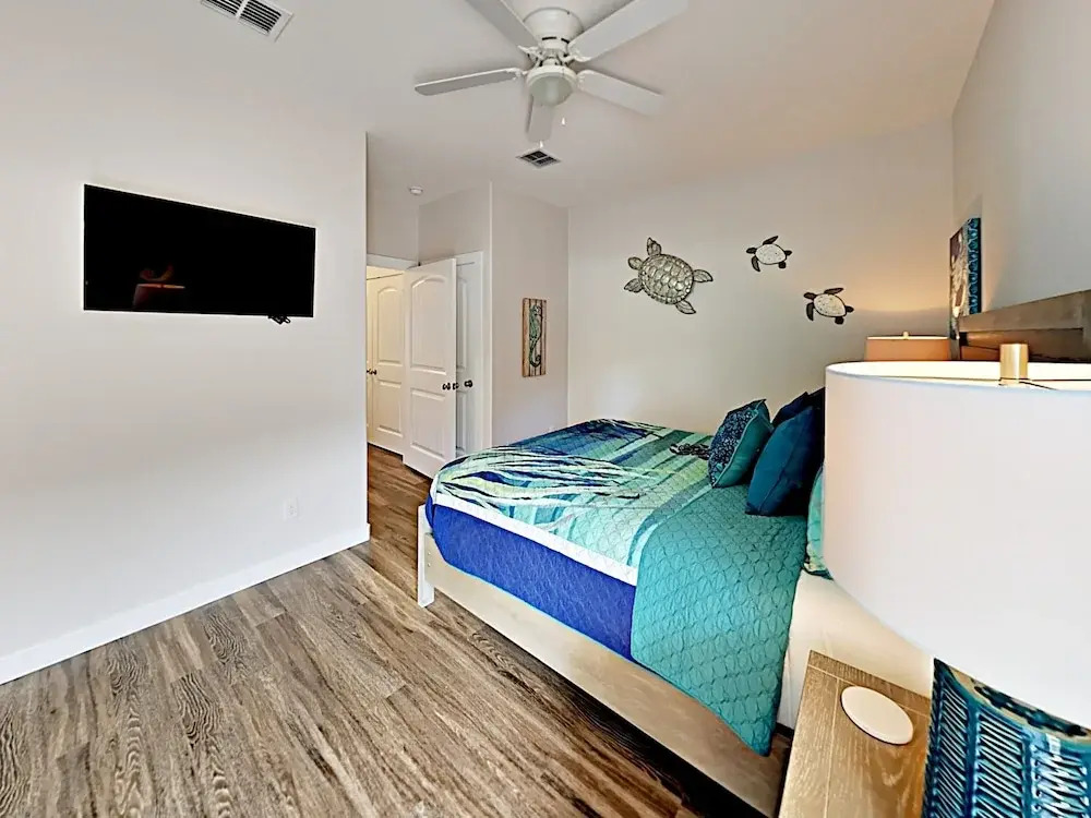 The Savvy Pelican 4 Bedrooms 3 Bathrooms Condo