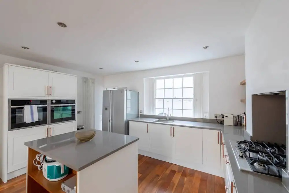 Stylish 2 Bedroom Home in Islington With Garden