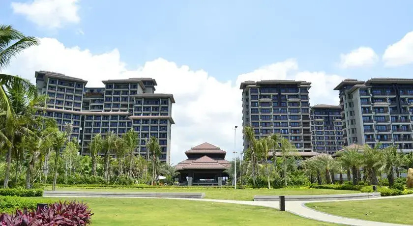 Sanya Bay Guest House All Suites Hotel