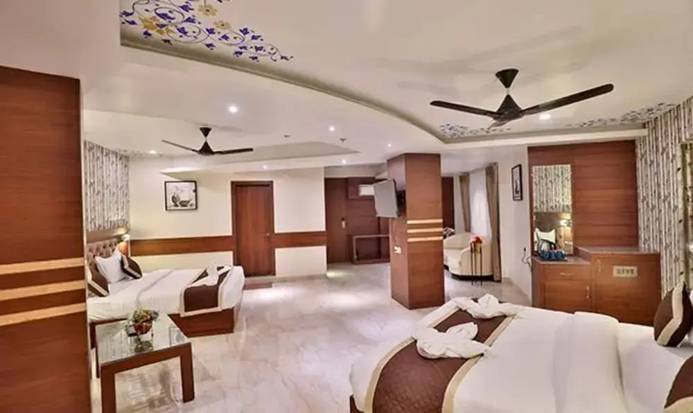 Fabhotel Prime Candle Wood
