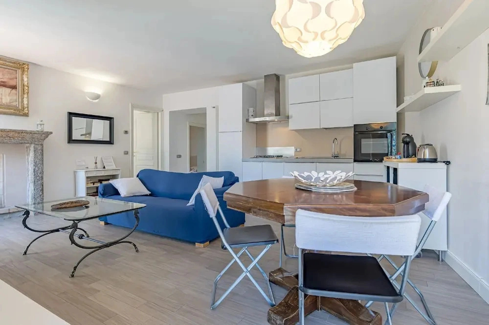 Angela Lake View Apartment