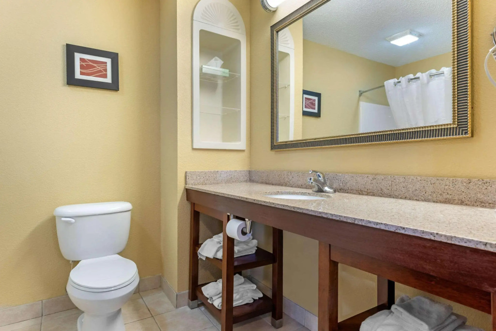 Comfort Suites Findlay I-75 near Sports Complex
