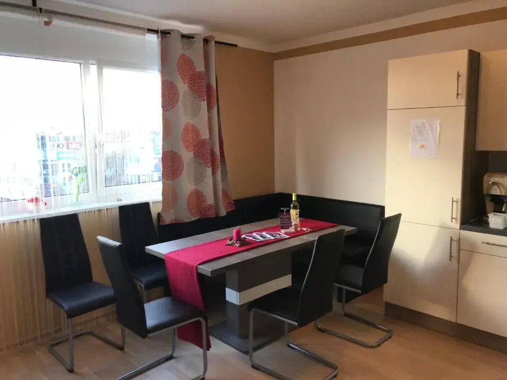 KMHeim, Cozy 103m2 apartment, with 3 bedroom and covered free parking place, close to city center