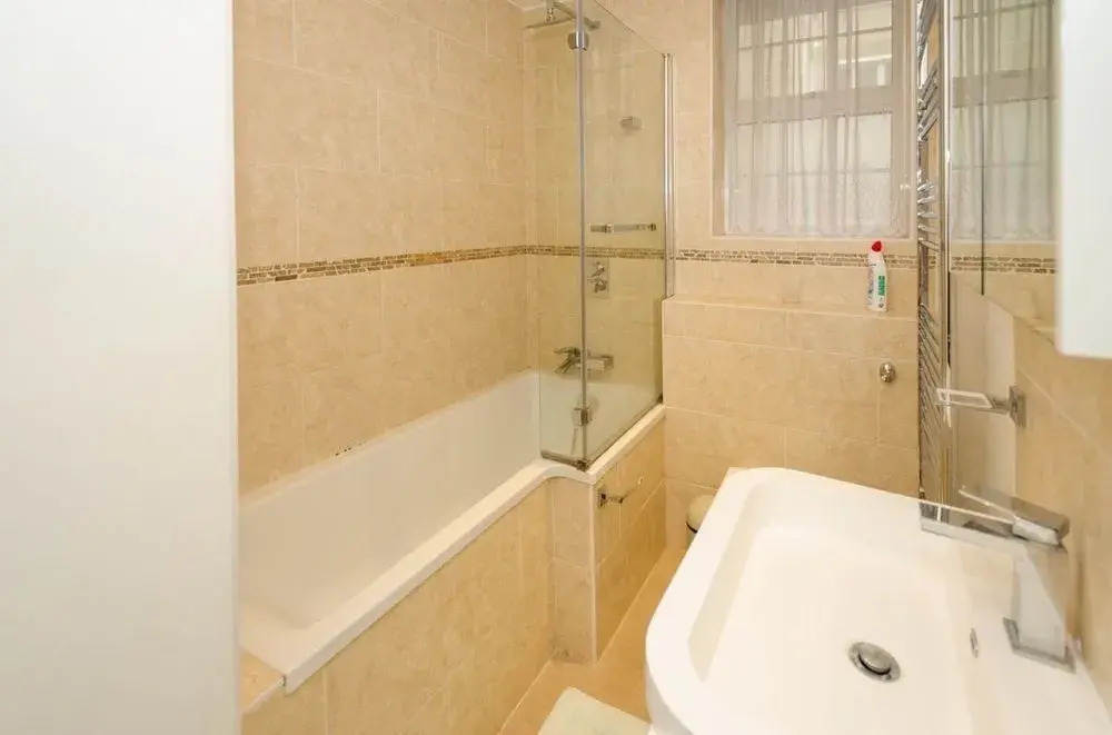 Seymour Place Apartment