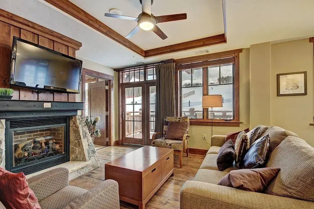 One Ski Hill Place S8309