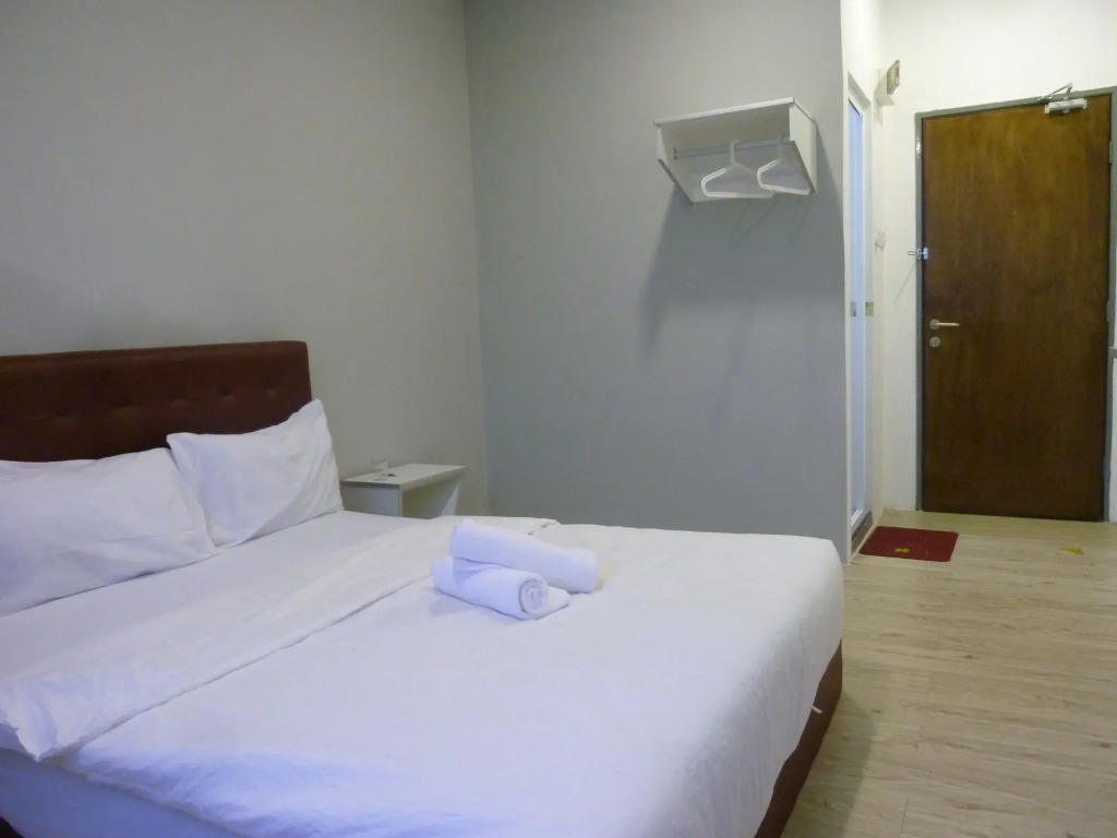 The bHotel