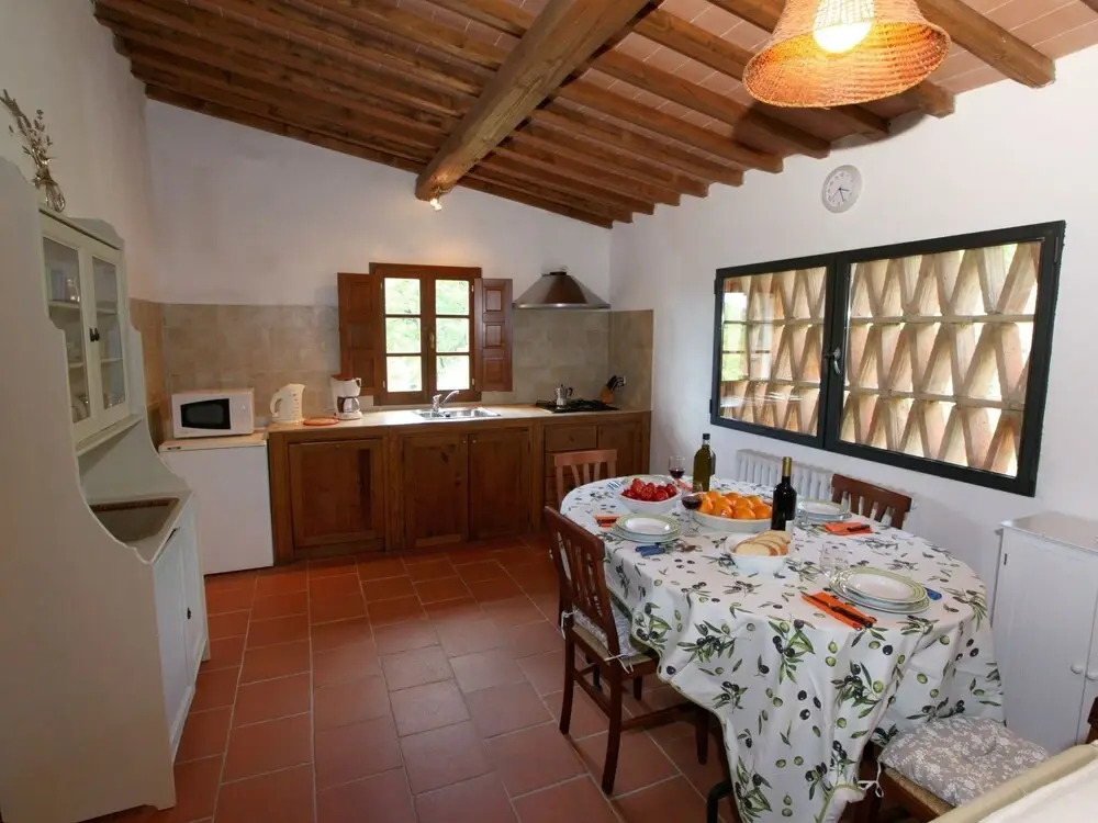 Soothing Holiday Home in Castelnuovo dei Sabbioni With Pool
