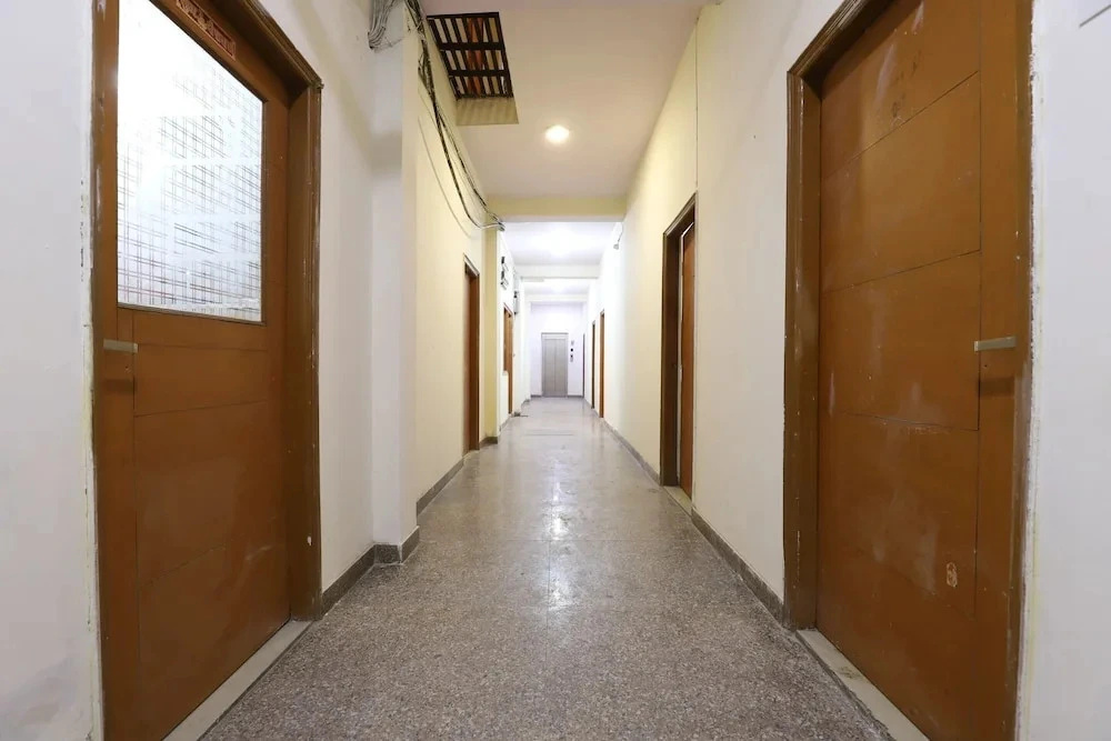Diamond Plaza by OYO Rooms