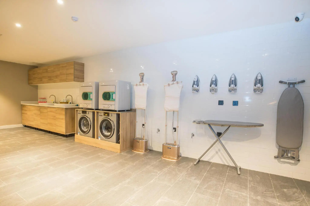 Atour Hotel Heilongjiang Middle Road Qingdao
