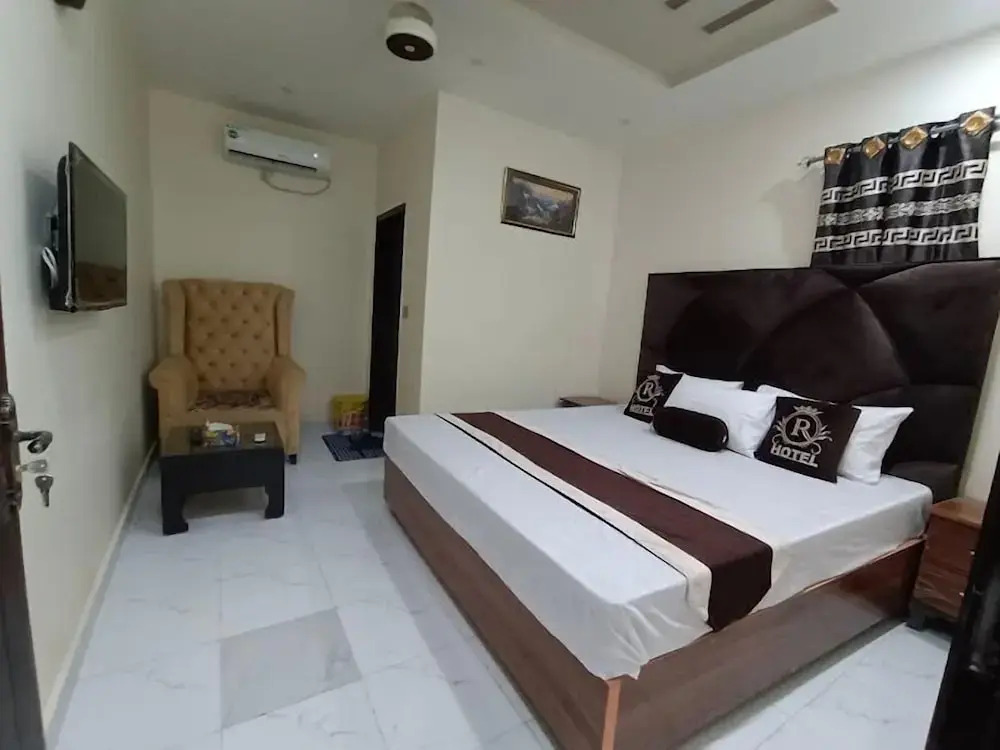 Hotel new royal palace