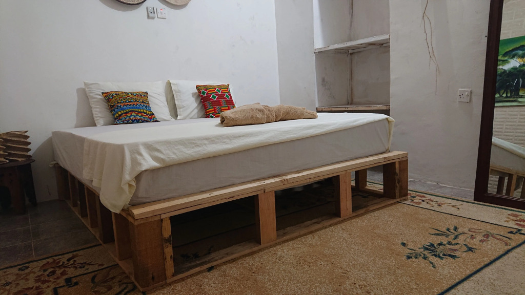 Flower Apartment