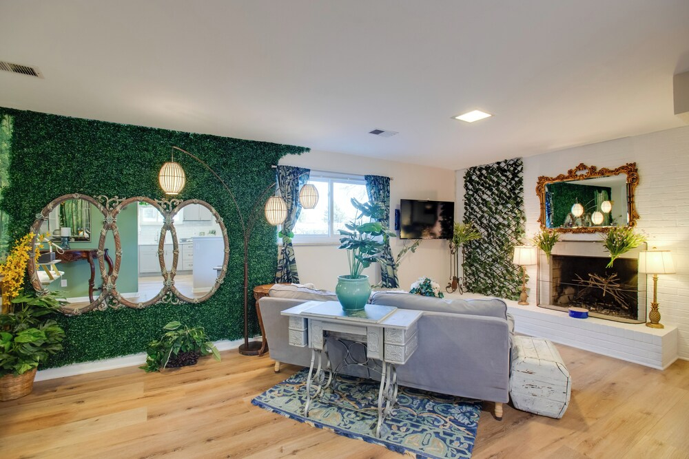 Work & Play Near Old Town Arvada: Pets Welcome!
