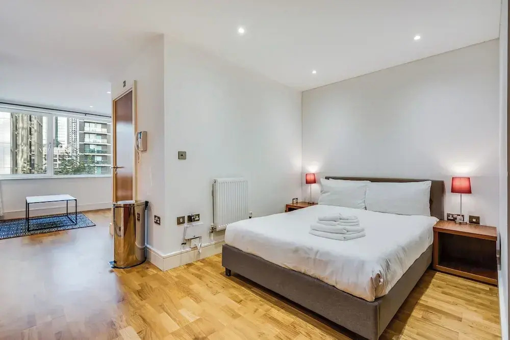 Two Bedroom Apartment in Canary Wharf