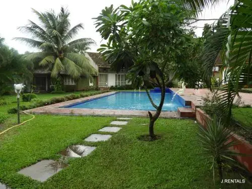 J.Rentals Villa 33
