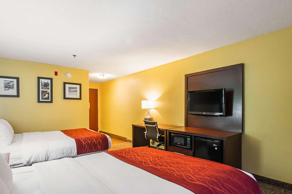 Comfort Inn & Suites Dayton Northwest - Englewood