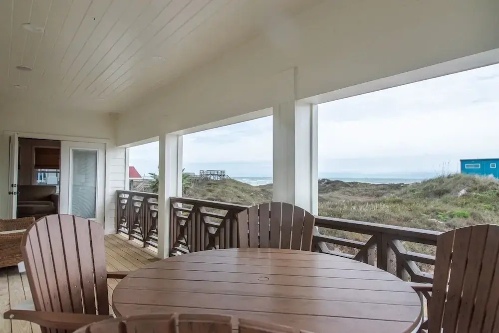 Salt and Horns - 4 Br Home
