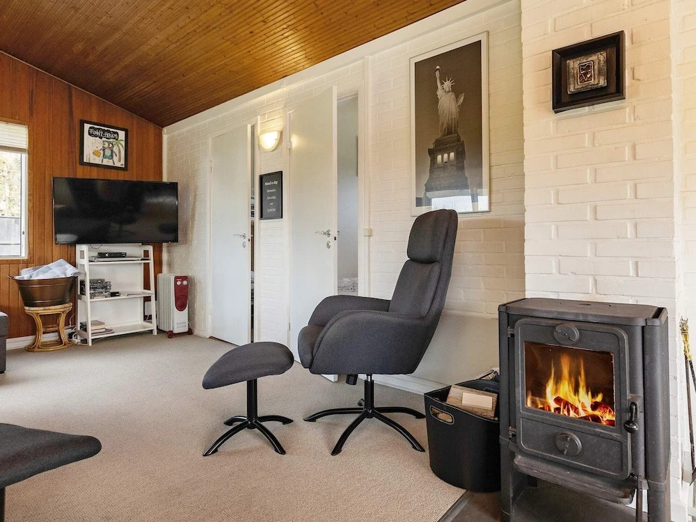 6 person holiday home in Hadsund