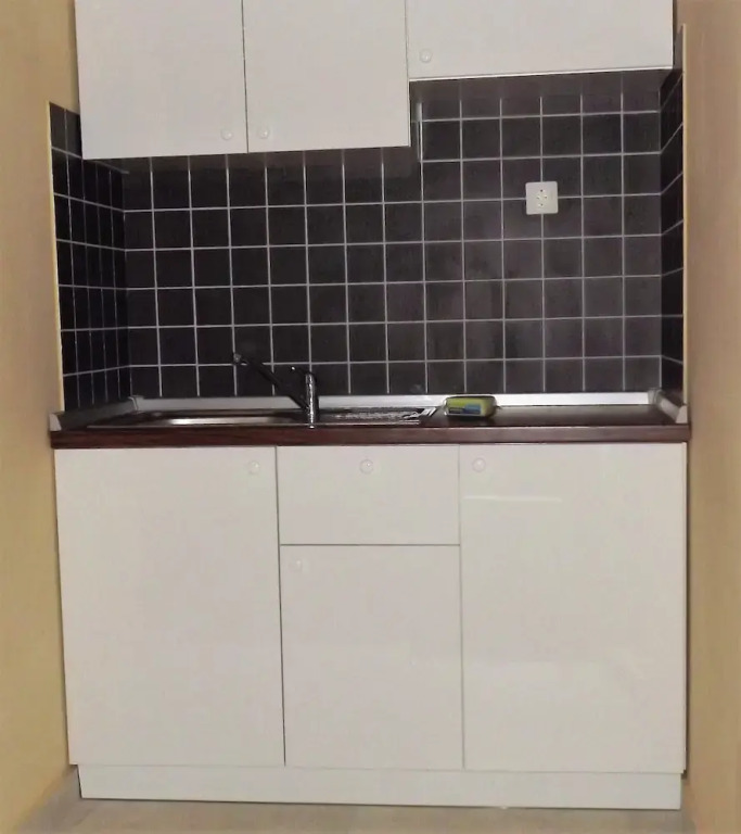 Apartment 5 Double Bed & Bidet Sleeps 2 Guests