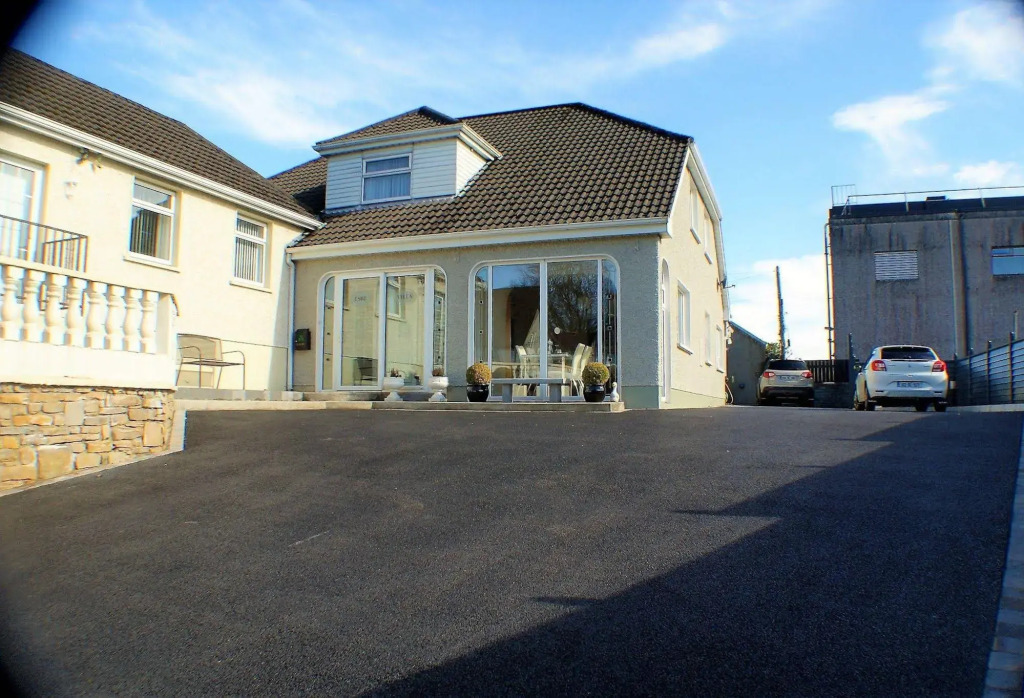 Eske Villa Bed & Breakfast
