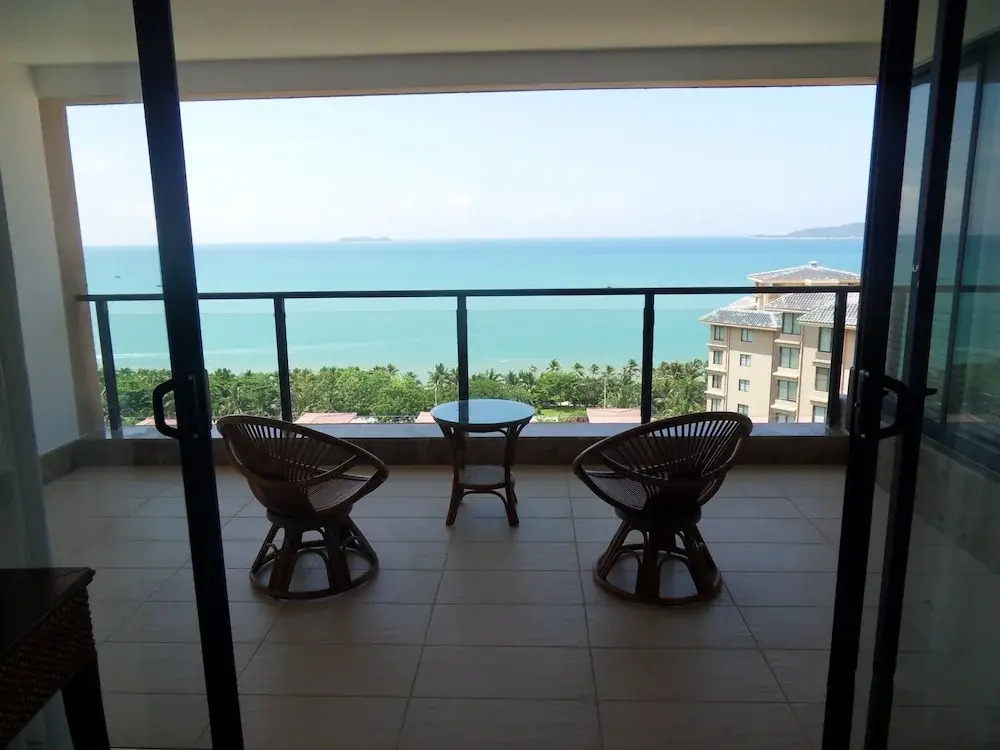 Heaven 18 Degrees Blue Holiday Apartments