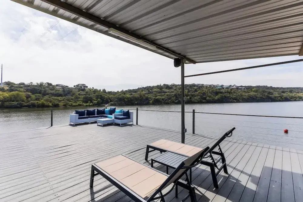 Lakefront Paradise With Firepit