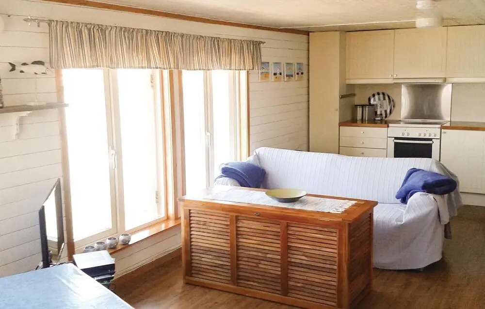 Beautiful Apartment in Skärhamn With 1 Bedrooms