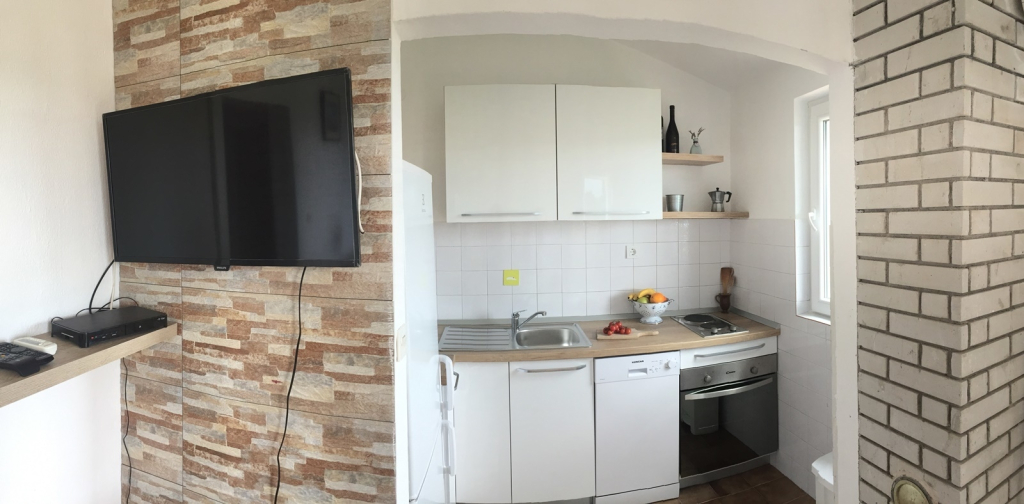 Apartment Željko - affordable and with sea view A1 Maslinica, Island Solta