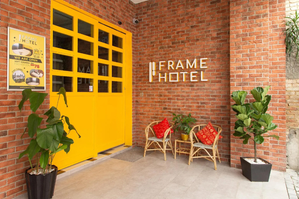 Frame Hotel