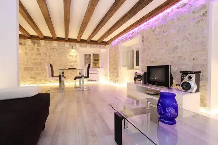 Apartment 4 You