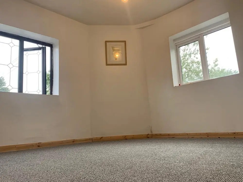 Corner Shop Apartments Sleeps 5 Parking
