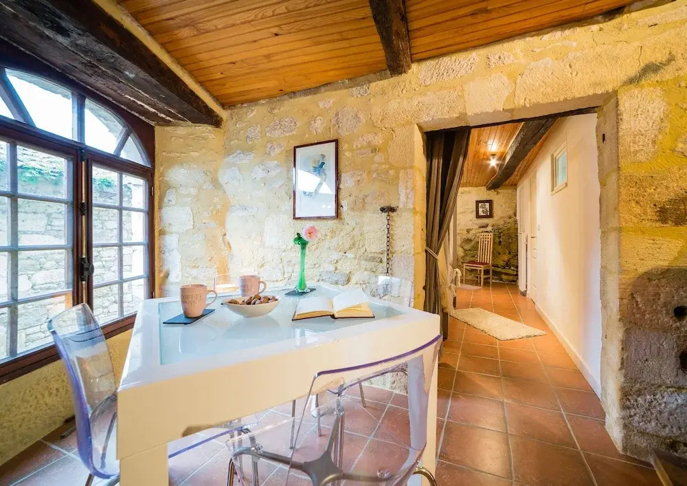 Historical ONE Bedroom Flat ON THE Cobblestone Path TO THE Castle