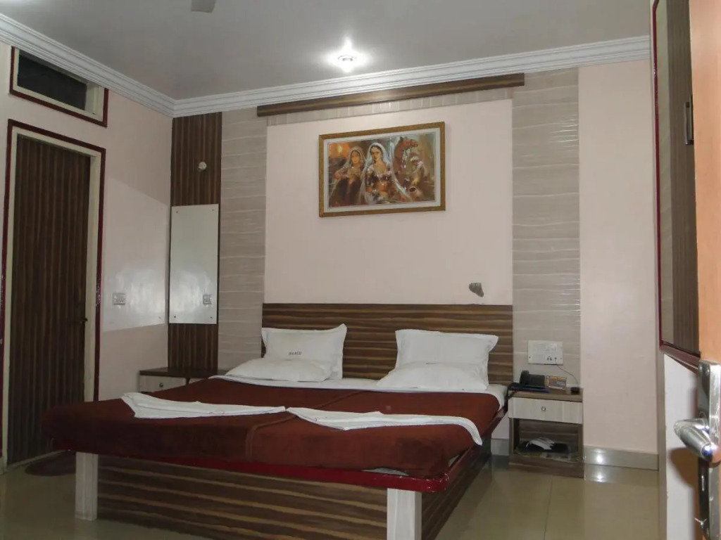 Collection O Railway Station formerly Hotel Okasu