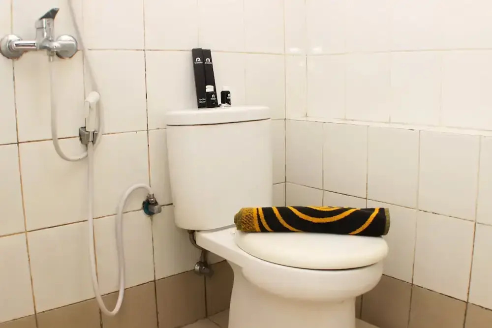 Comfy And Best Location Studio Room At Bassura City Apartment