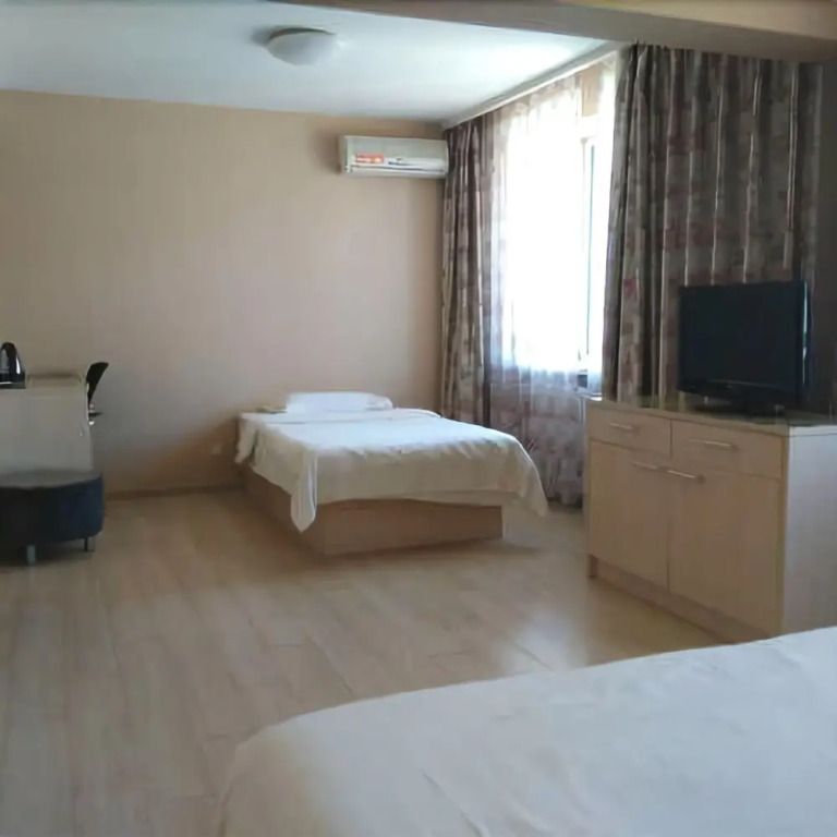 Ji Hotel (Changchun Railway Station)