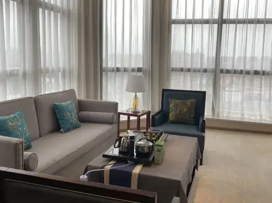 Jinxuan Select Hotel (Xiaogan East Railway Station Yintai City Branch)