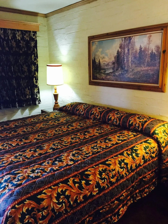 Lovelock Inn