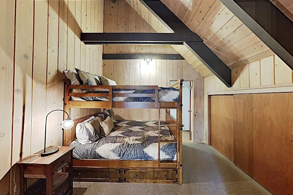 W/ Hot Tub, Boat Launch & Beach Access 3 Bedroom Home