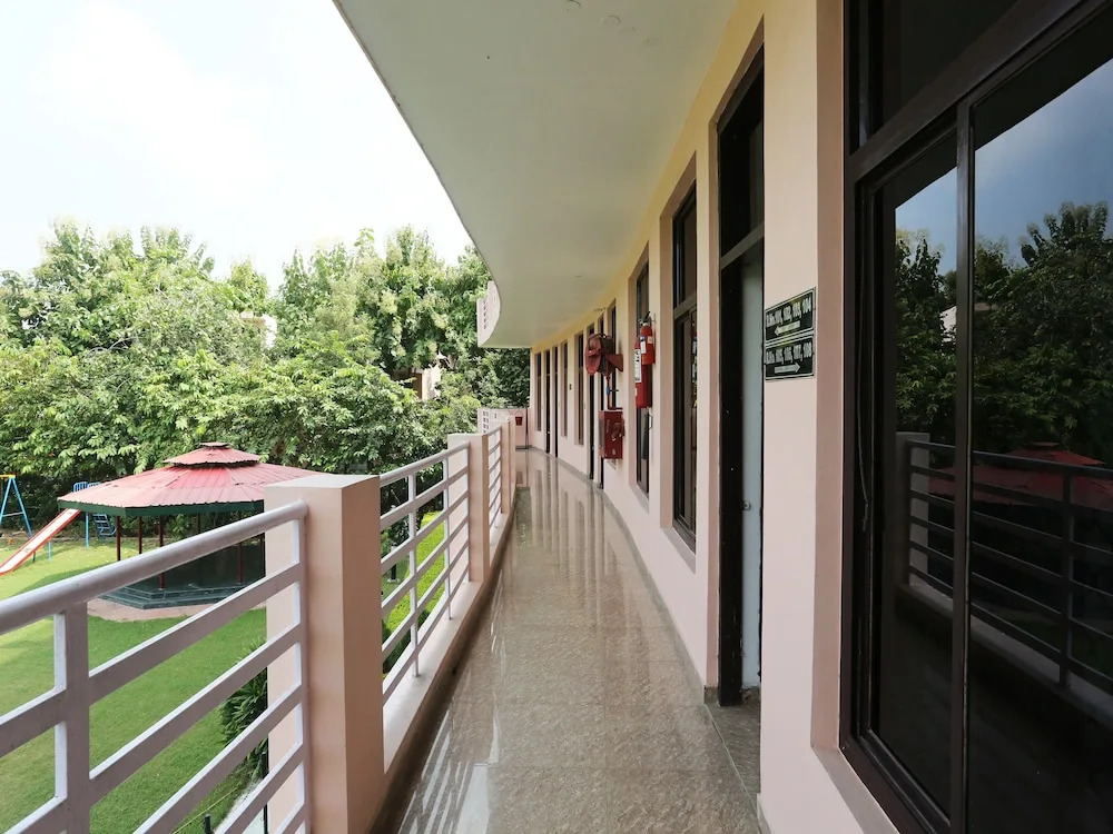 OYO 6242 Jalsa Resort