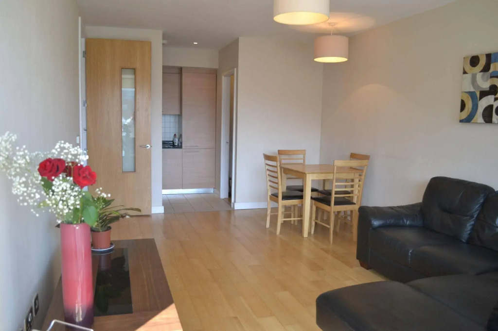 Hanover Dock Apartment