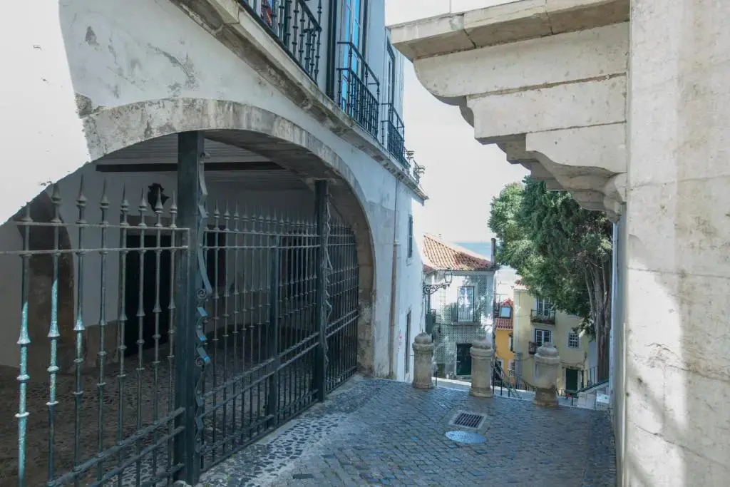 Portugal Here I Come - Alfama
