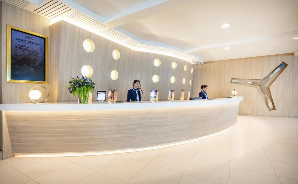 A-One The Royal Cruise Hotel & New Wing Hotel