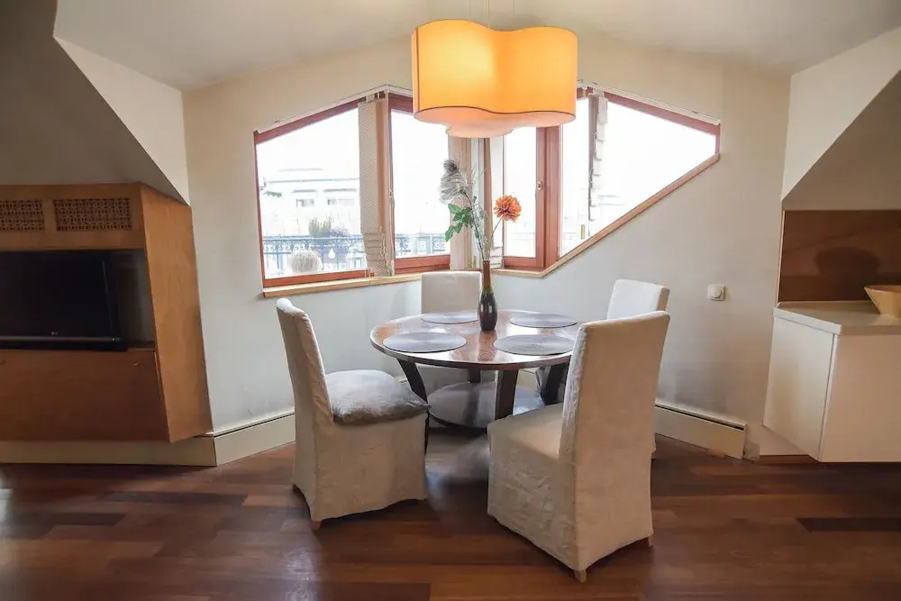 Pelicanstay Montaigne Apartments